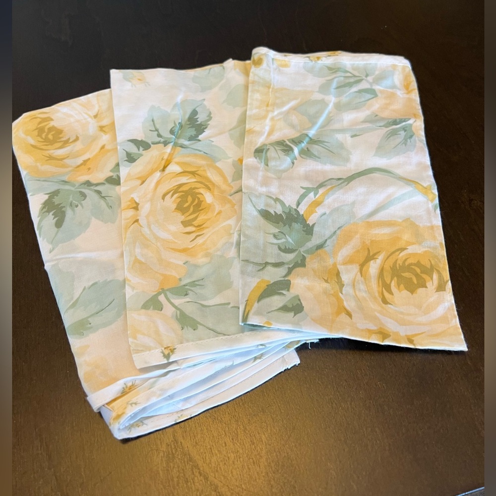 NWOT (3) simply shabby chic yellow rose napkins